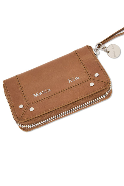 Matin Kim Steel Logo Rivet Compact Wallet in Camel 駝色 細節圖 2