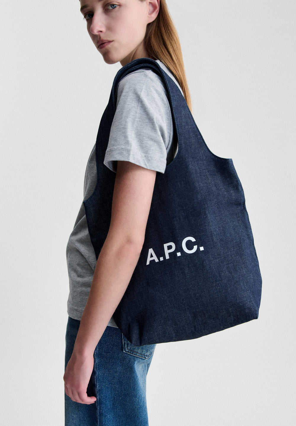 A.P.C. Ninon Small Tote Bag Indigo official detail image