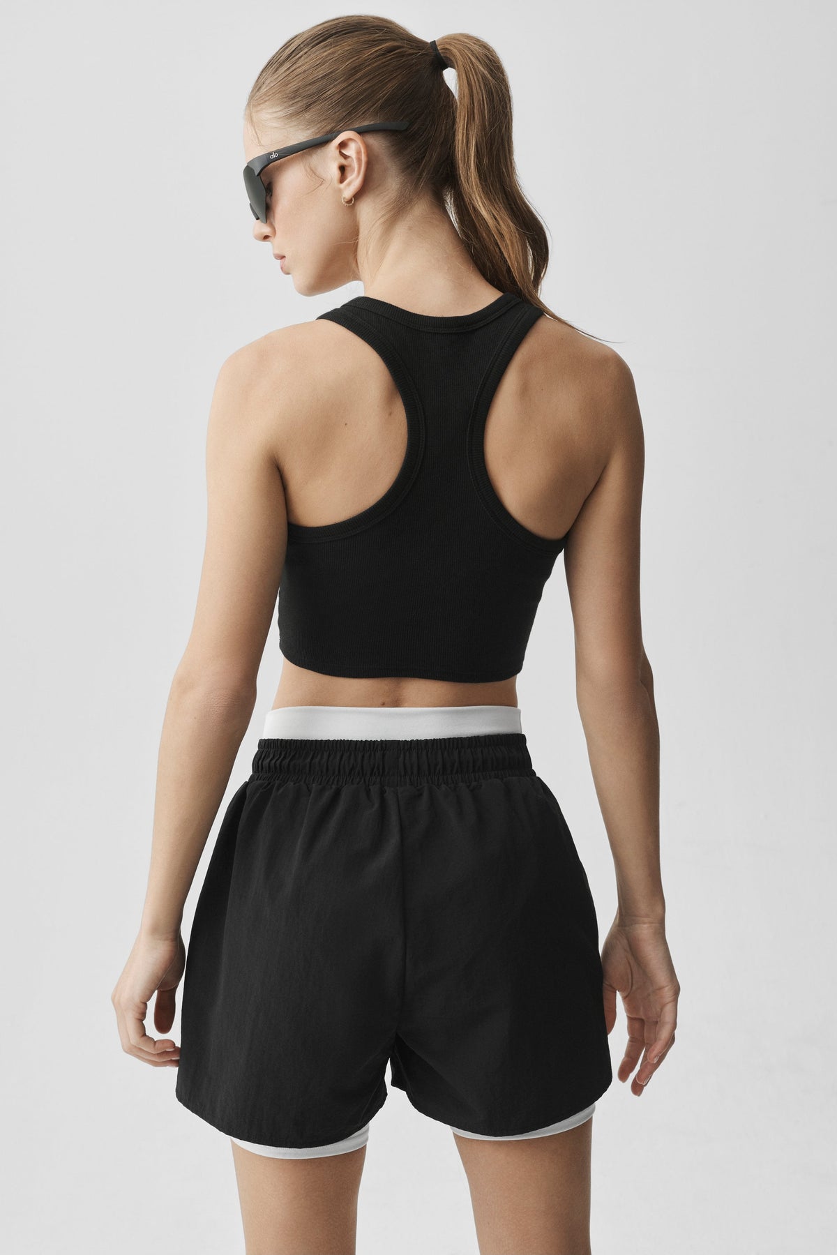 Alo Yoga Aspire Tank Black/White official image 3