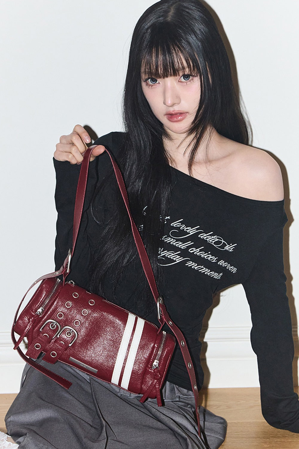 ILLIGO Line Buckle Cylinder Bag Burgundy official main image